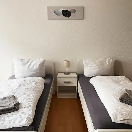 Zentrale Fur Monteure I Home2share *